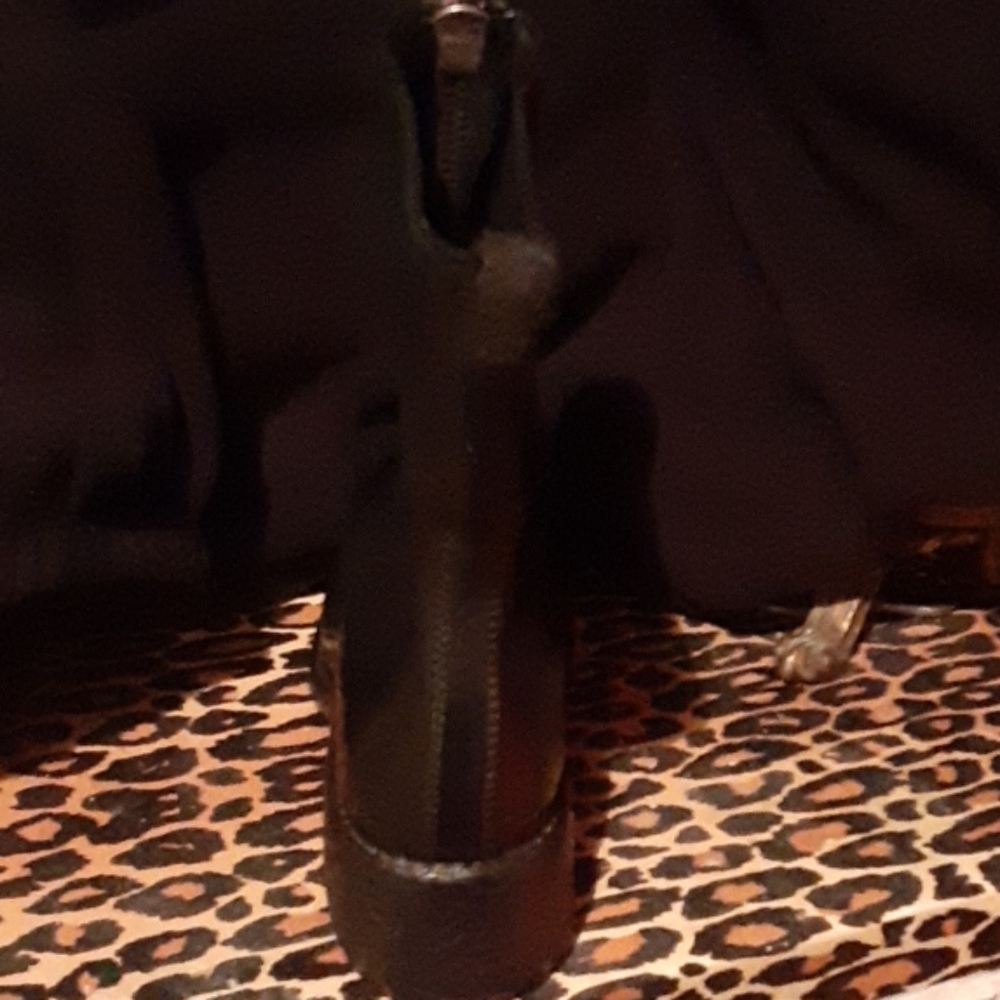 Boots - Picture 3 of 4